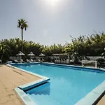 Angela Apartahotel