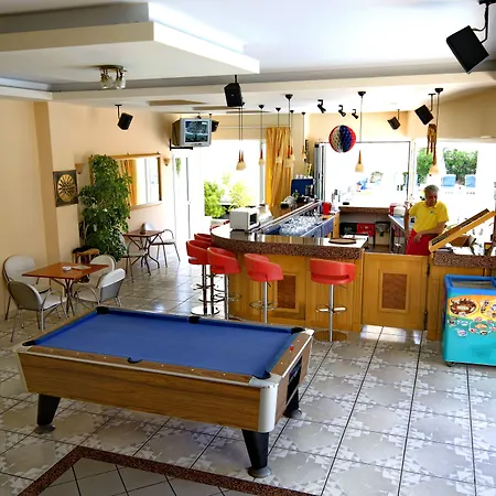 アパートホテル Angela