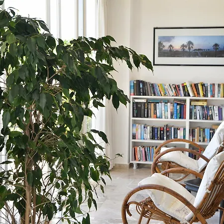 アパートホテル Angela コス・タウン