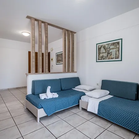 Aparthotel Angela 4*